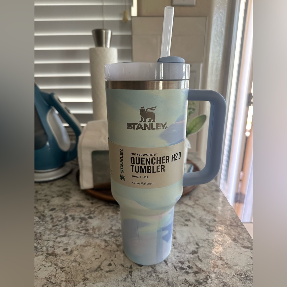 40 oz Stanley Quencher H2.0 Tumbler